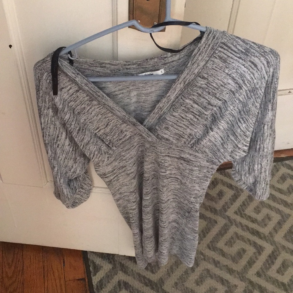 gray Papaya top